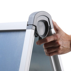 Stop-trottoir chevalet PRIME pour l'affichage. Articulation simplifié. Altumis.